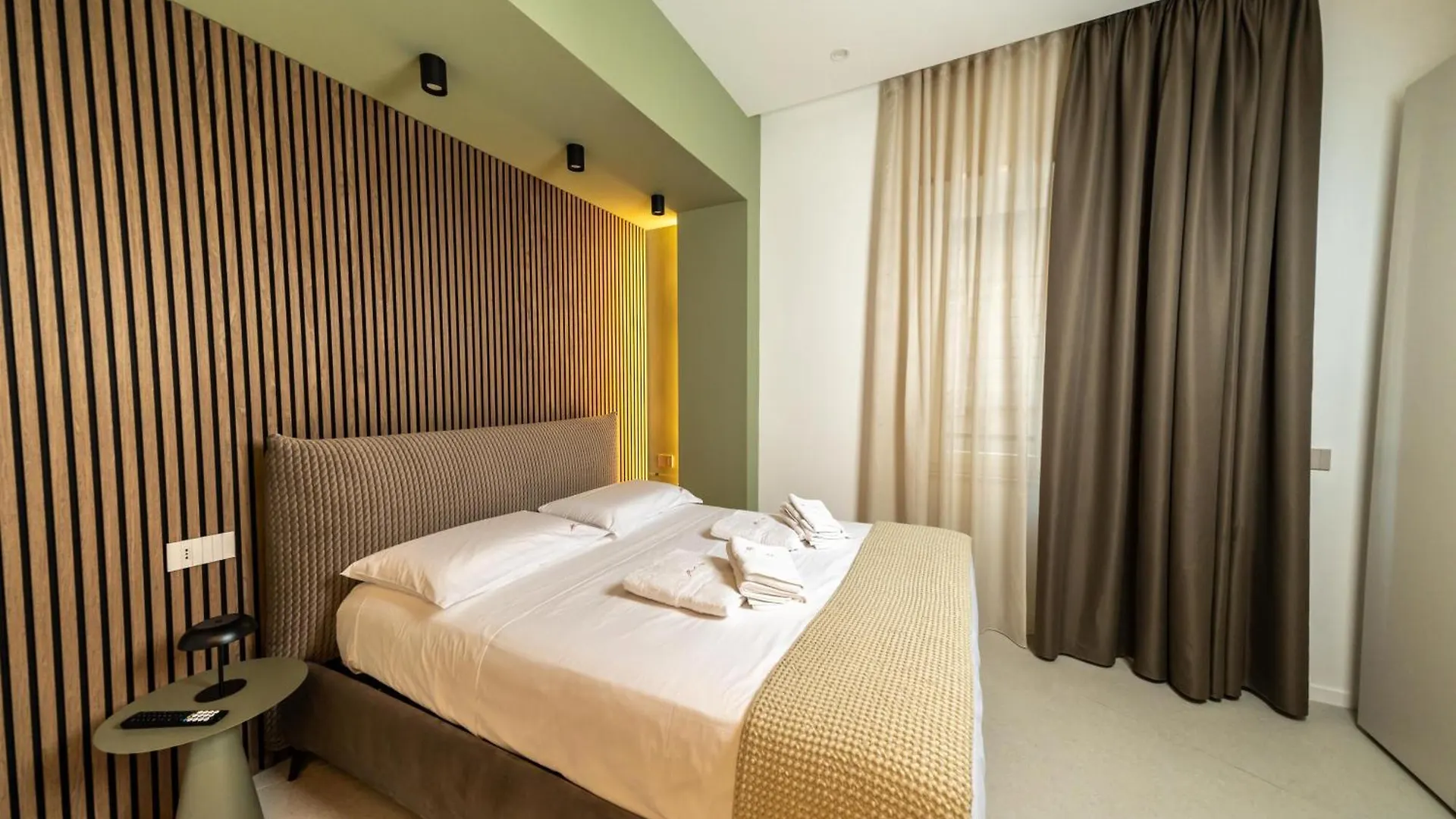 Ypnos Rooms Naples Italy