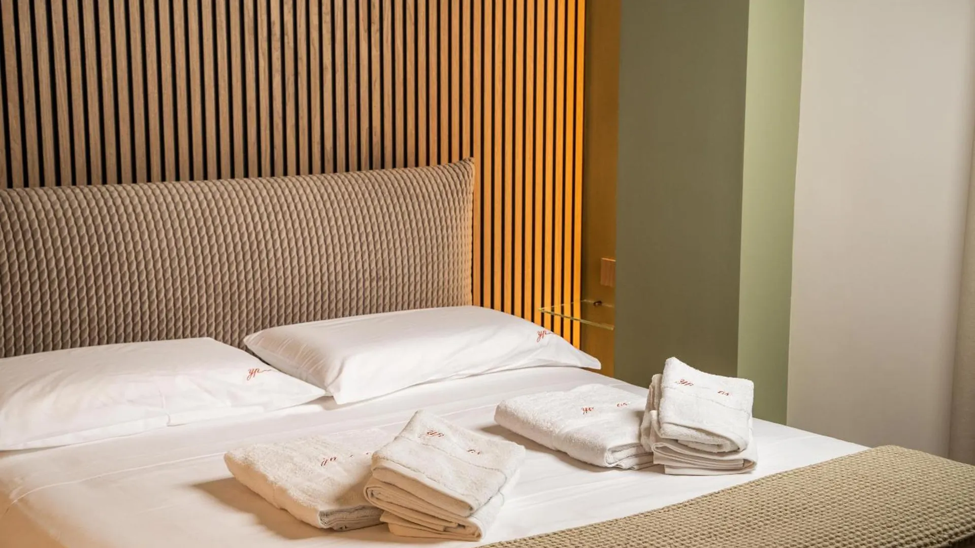 Ypnos Rooms Naples 0*,  Italy