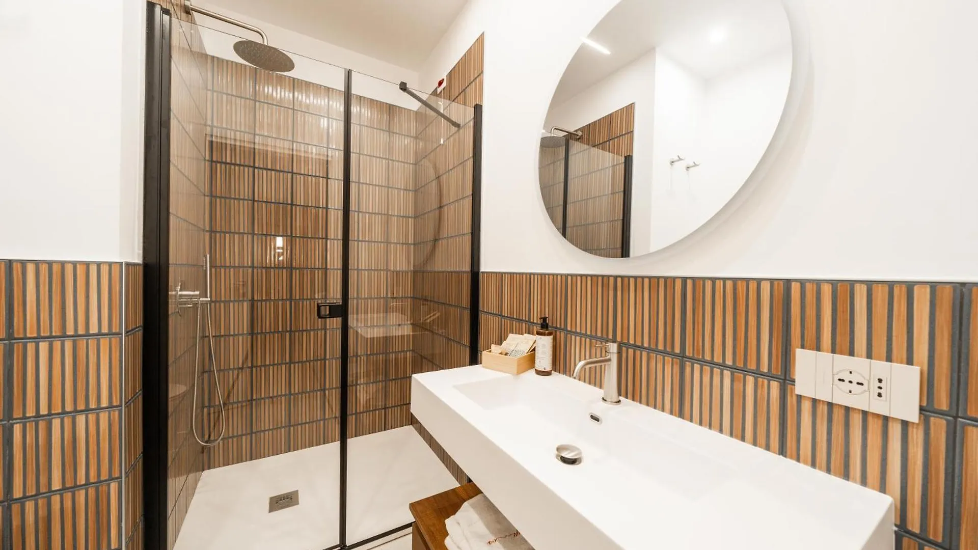 Ypnos Rooms Naples 0*,